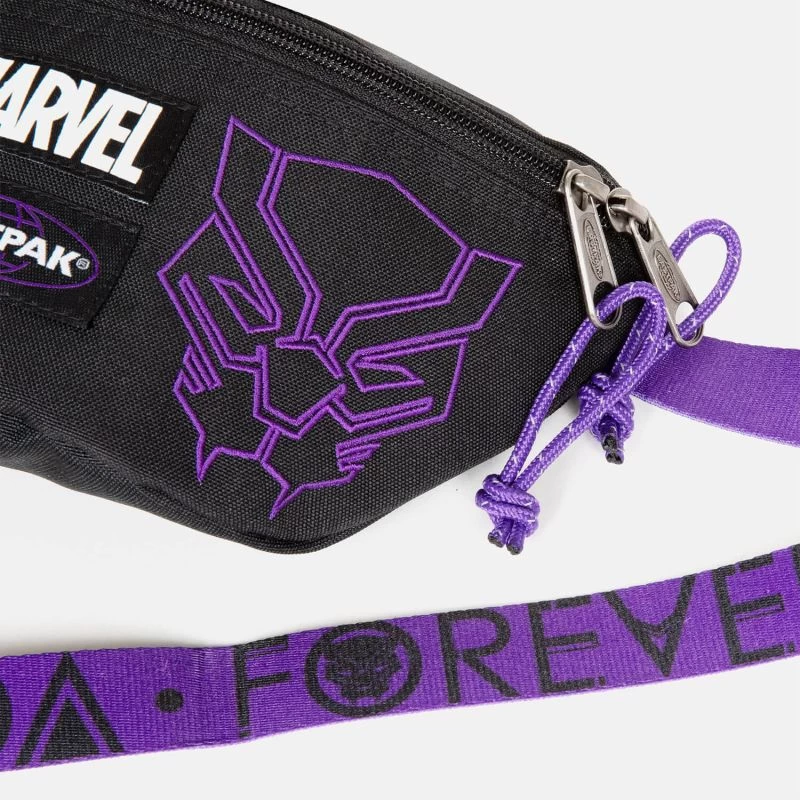 Eastpak Banane Springer 2 Litres Black Panther Embroided 6 Eastpak Banane Springer 2 Litres Black Panther Embroided – Image 4