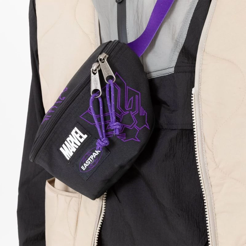 Eastpak Banane Springer 2 Litres Black Panther Embroided 7 Eastpak Banane Springer 2 Litres Black Panther Embroided – Image 5