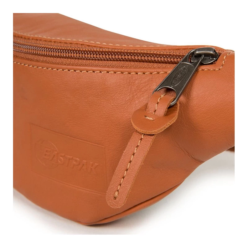Eastpak Banane Springer 2 Litres Brandy Leather 6 Eastpak Banane Springer 2 Litres Brandy Leather – Image 4