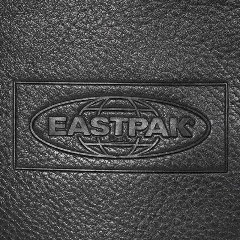 Eastpak Banane Springer 2 Litres Grained Black 8 Eastpak Banane Springer 2 Litres Grained Black – Image 6