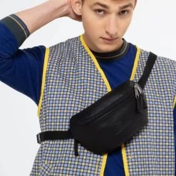 Eastpak Banane Springer 2 Litres Grained Black2 -Delsey Paris Magasin banane springer 2 litres grained black2 5