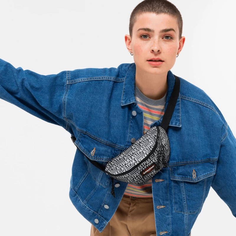 Eastpak Banane Springer 2 Litres Sculptype Black 7 Eastpak Banane Springer 2 Litres Sculptype Black – Image 5