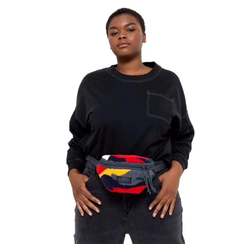 Eastpak Banane Springer 2 Litres Shearling Camo 6 Eastpak Banane Springer 2 Litres Shearling Camo – Image 4