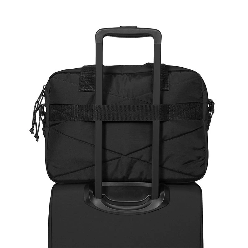 Eastpak Besace Tomsin 15 Pouces Black 5 Eastpak Besace Tomsin 15 Pouces Black – Image 3