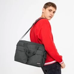 Eastpak Besace Tomsin 15 Pouces Black Denim -Delsey Paris Magasin besace tomsin 15 pouces black denim 3