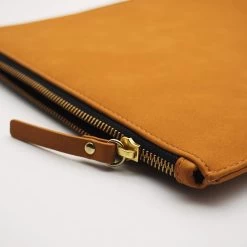 Housse Ordinateur Atelier 16 Pouces Camel -Delsey Paris Magasin housse ordinateur atelier 16 pouces camel 3