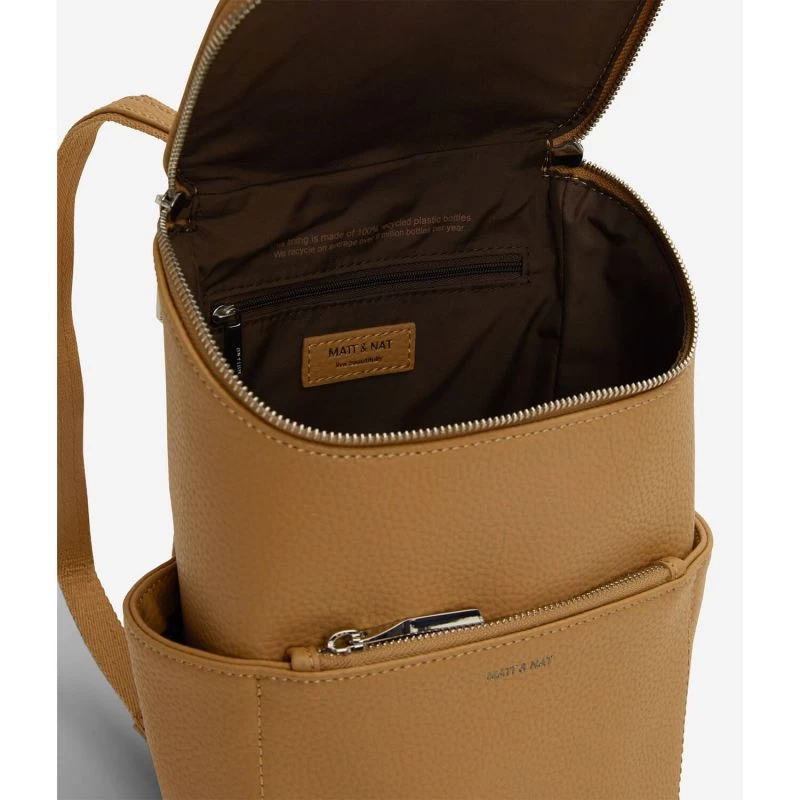 Matt & Nat Petit Sac à Dos Brave SM Purity 26 Cm Scone - Camel 5 Matt & Nat Petit Sac à Dos Brave SM Purity 26 Cm Scone - Camel – Image 3