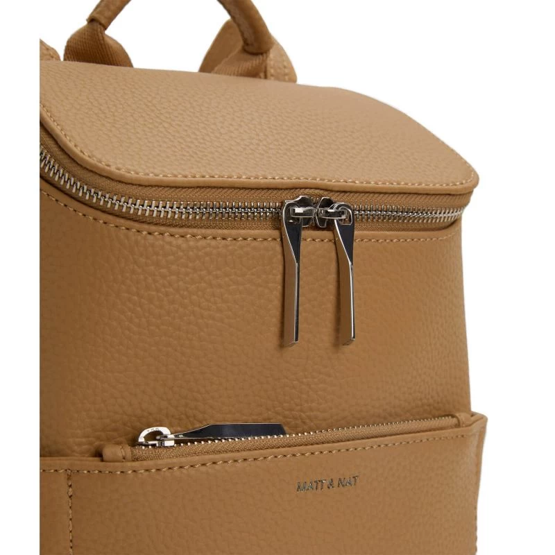Matt & Nat Petit Sac à Dos Brave SM Purity 26 Cm Scone - Camel 7 Matt & Nat Petit Sac à Dos Brave SM Purity 26 Cm Scone - Camel – Image 5