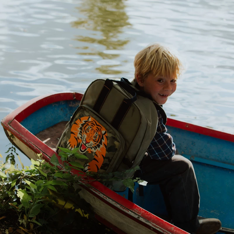 Sac à Dos Le Roi Tigre 42cm Vert 6 Sac à Dos Le Roi Tigre 42cm Vert – Image 4