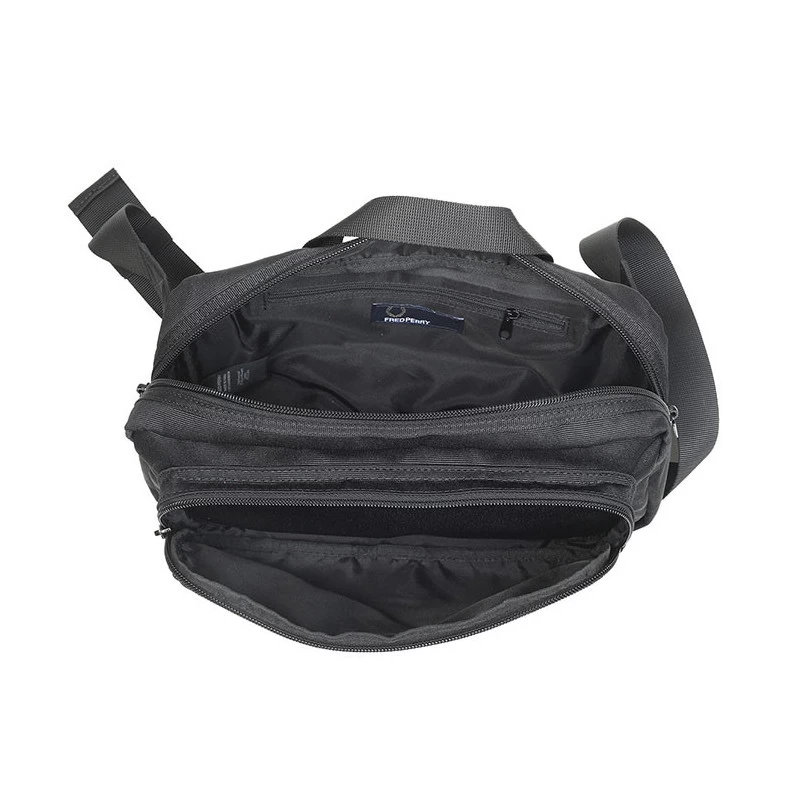 Fred Perry Sac Banane Tonal Tipped Cross Body Bag 5 Litres Black 5 Fred Perry Sac Banane Tonal Tipped Cross Body Bag 5 Litres Black – Image 3