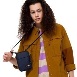 Eastpak Sac Bandoulière Buddy 0.5 Litres Ultra Marine 9 Eastpak Sac Bandoulière Buddy 0.5 Litres Ultra Marine -Delsey Paris Magasin sac bandouliere buddy 05 litres ultra marine 3