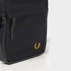 Fred Perry Sac Bandoulière Pique Side 24 Cm Black 7 Fred Perry Sac Bandoulière Pique Side 24 Cm Black -Delsey Paris Magasin sac bandouliere pique side 24 cm black 2