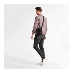 Eastpak Sac Bandoulière Rusher 1.5 Litres Black -Delsey Paris Magasin sac bandouliere rusher 1 5 litres black 3