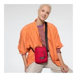 Eastpak Sac Bandoulière The One 2.5 Litres Sailor Red -Delsey Paris Magasin sac bandouliere the one 25 litres sailor red 4