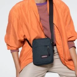 Eastpak Sac Bandoulière The One 2.5 Litres Triple Denim 9 Eastpak Sac Bandoulière The One 2.5 Litres Triple Denim -Delsey Paris Magasin sac bandouliere the one 25 litres triple denim 3