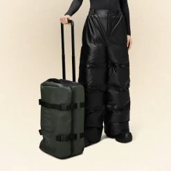 Rains Sac De Voyage Cabine à Roues Texel Cabin Bag 40 L Green 9 Rains Sac De Voyage Cabine à Roues Texel Cabin Bag 40 L Green -Delsey Paris Magasin sac de voyage cabine a roues texel cabin bag 40 l green 3